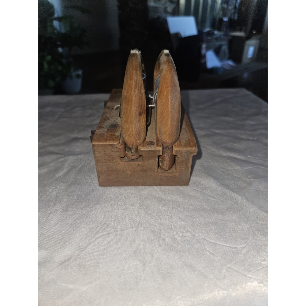 Vintage Maple Wood Textile Battens Shuttle & Bobbin 5x4x3 - Picture 4 of 6